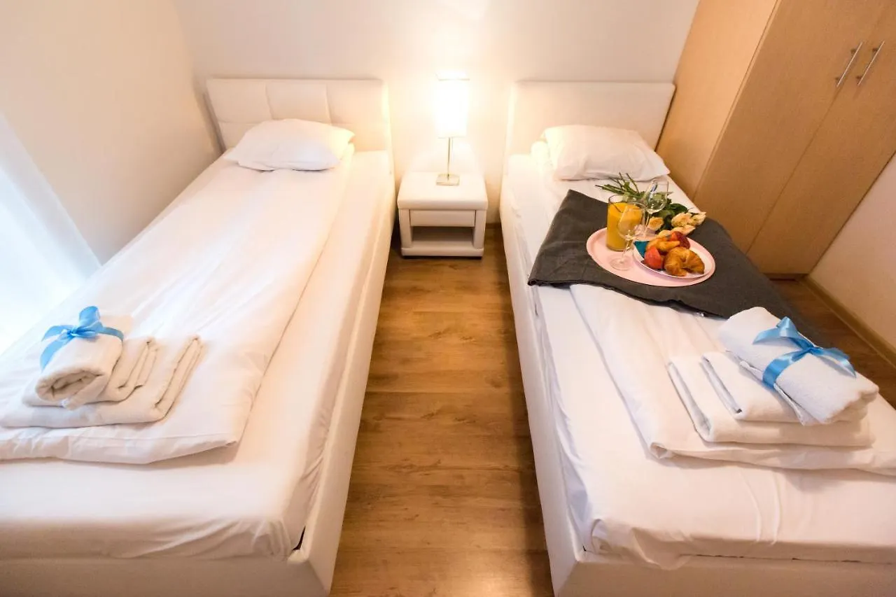 Pcd Aparthotel Wola Warszawa 3*,